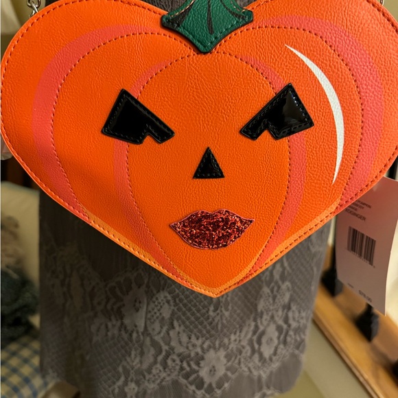 🎃 NWT Betsey Johnson Kitsch Orange Pumpkin Crossbody Bag/Purse Xoginger 🎃 - Picture 2 of 12